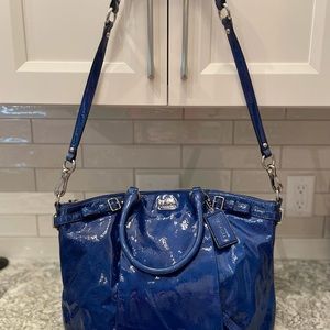BRILLIANT BLUE PATENT LEATHER COACH PURSE - EXCELLENT CONDITION